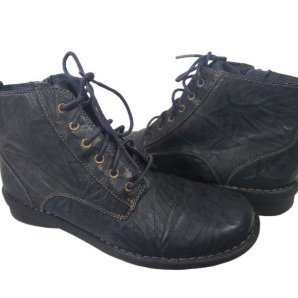 clarks nikki north black scrunch leather